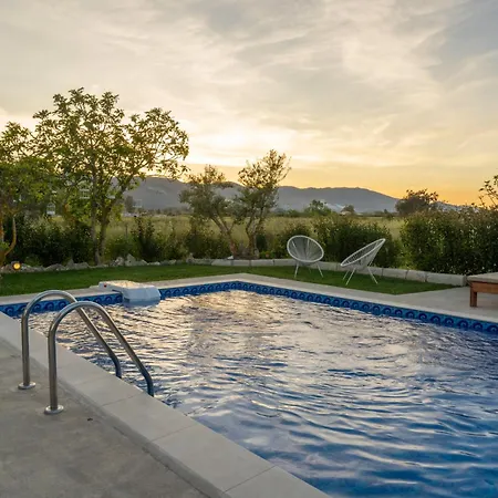 G&k, An Enchanting Secluded Retreat