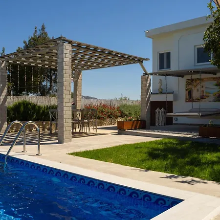 G&k, An Enchanting Secluded Retreat Willa *