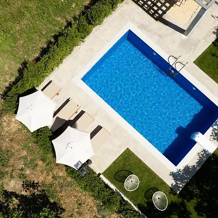 G&k, An Enchanting Secluded Retreat Willa