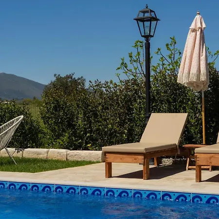 G&k, An Enchanting Secluded Retreat * Romírion